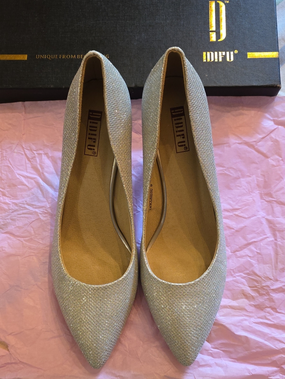 IDIFU Silver Glitter Pointed-Toe Women’s Flats